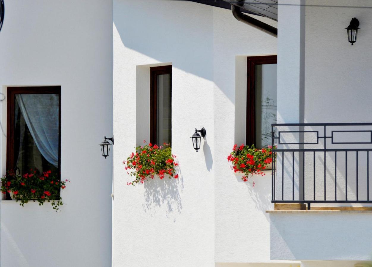 Casa Mora 3*